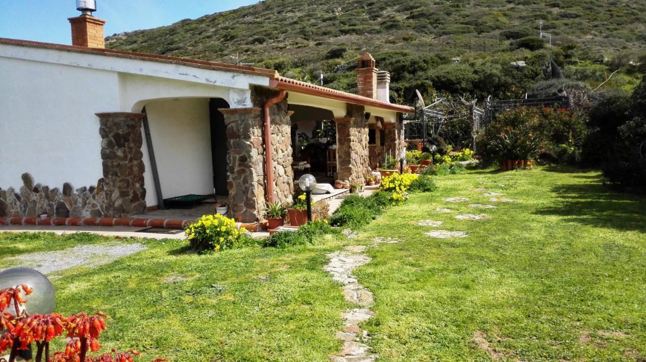 B&B Glamping Semaforo Capo Sperone Сант-Антиоко Экстерьер фото